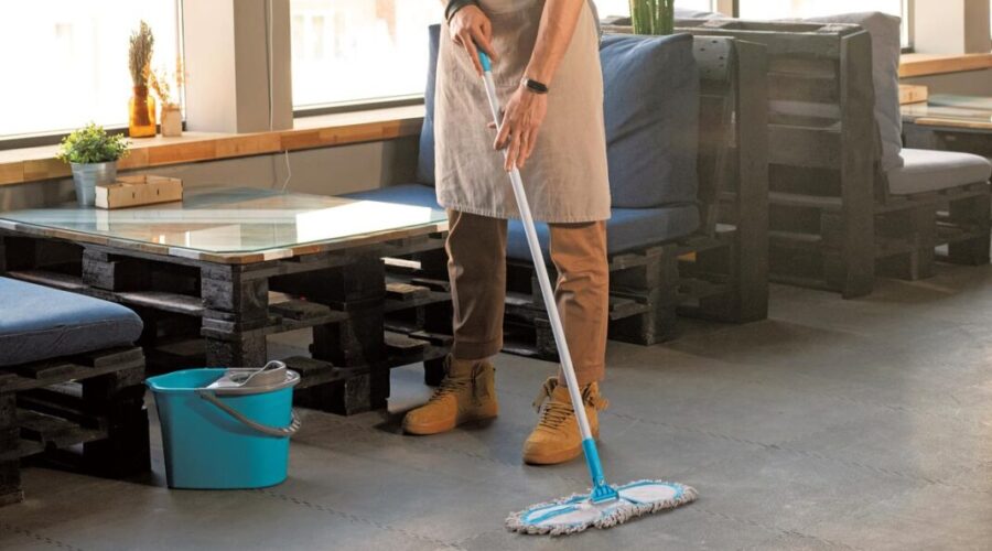 restaurant floor maintenance cleaning 1068x632 1